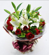 Sincan çiçekçileri firmamızdan 11 adet kırmızı gül 2 dal kazablanka buket Ankara ucuz çiçek gönder